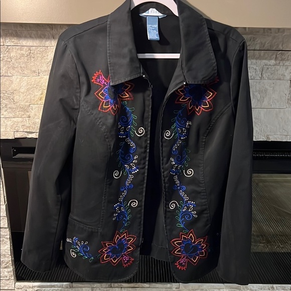 Coldwater Creek Jackets & Blazers - Koret cotton blend Black and Red Floral Embroidered Blazer size Large
